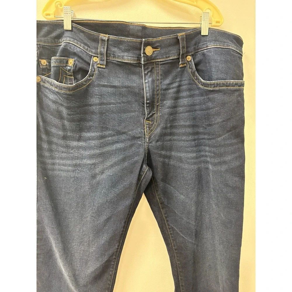True Religion Blue Geno Relaxed Slim Jeans Mens Size 43x32 Embroidered Logo